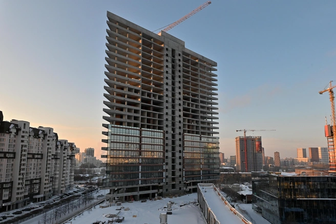 Re: Volution Towers — жилые апартаменты в центре Екатеринбурга. Двор-сад на крыше стилобата, целый этаж сервисов и другие решения обеспечат высочайший уровень комфорта. | Источник: «АТОМ»