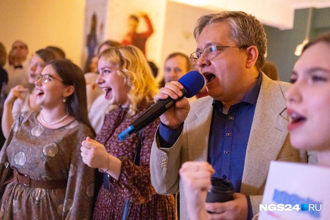 Все подпевали солистам | Источник: Артем Ленц / NGS24.RU