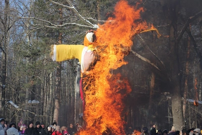 Более 18 тысяч человек отпраздновали Масленицу в Парке Победы