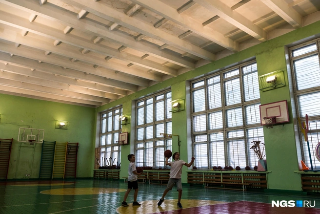 Мэрия сообщила, что на спортплощадку можно попасть, выполнив ряд требований | Источник: Ольга Бурлакова / NGS.RU