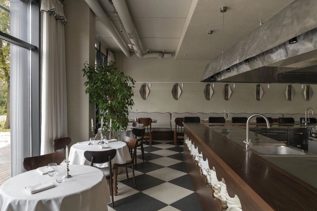 Винтажная мебель, MyDecorRoom. Стулья, La Redoute. | Источник: Даниил Анненков