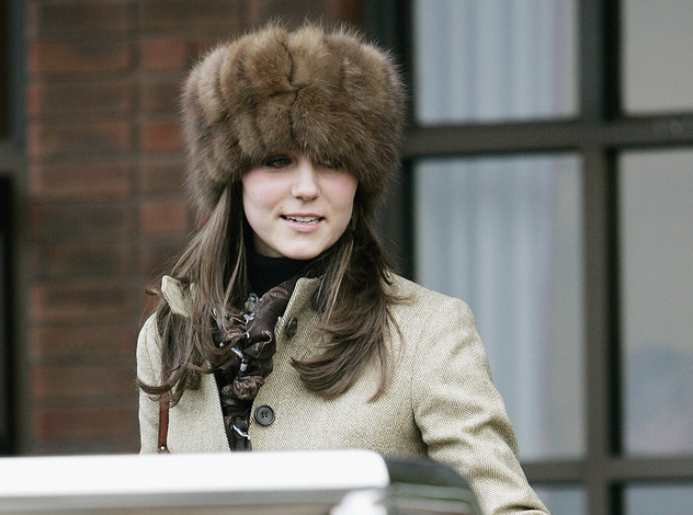 Голову в тепле: 10 шапок с мехом, которые не позволят вам замерзнуть