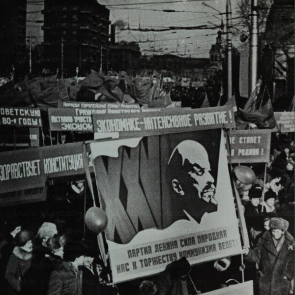 Это фото сделано, судя по всему, где-то на улице Советской | Источник: Воронов / Тульский государственный архив