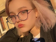 Скоро догонит маму: забеременевшая в 13 лет Дарья Суднишникова показала подросшую дочь