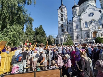 Людей очень много | Источник: Андрей Пашинский / Voronezh1.ru