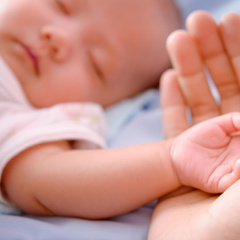 Сколько по времени длятся роды: от первой схватки до рождения младенца
