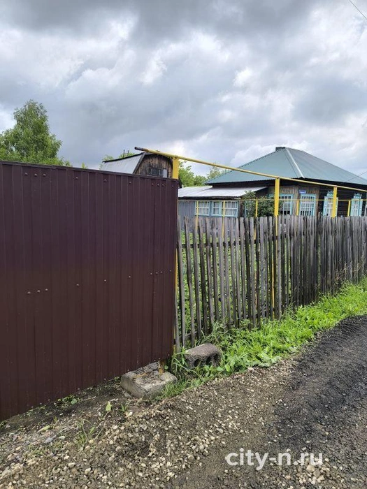 «Сколько можно уже терпеть? С 2024 года до сих пор ещё не привели улицы в порядок, и только усугубляют положение», — пишет Максим | Источник: www.city-n.ru