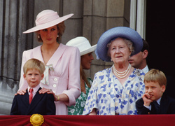 Почему Королева-мать была близка с Уильямом, но не общалась с Гарри