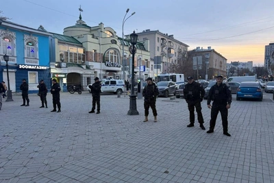Массовый рейд силовиков на улице Вайнера
