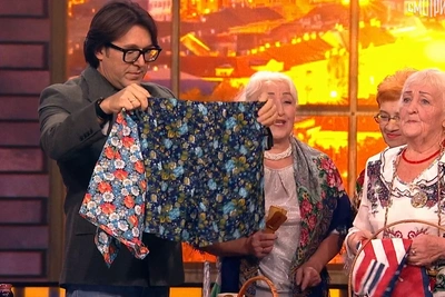 Пенсионерка из Волгограда зажгла шоу подарком трусов Малахову