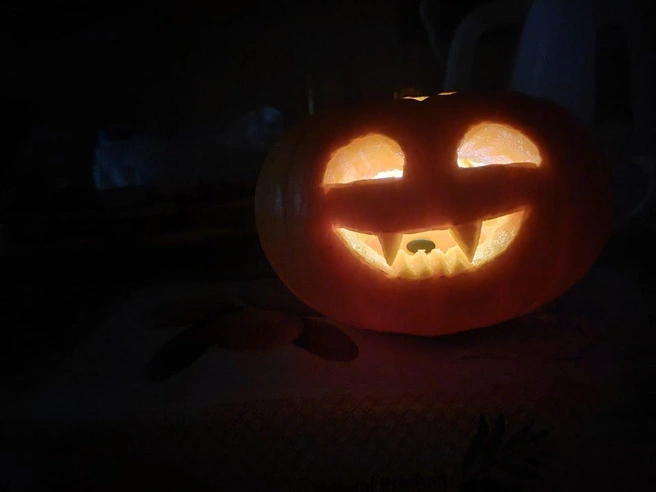 «А у нас — „Тыквенный Спас“!»: как новосибирцы празднуют Хэллоуин — фото и видео | Источник: Tanya Verina / Telegram