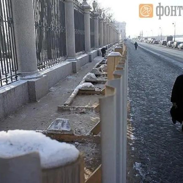 Во время реставрации 2009–2011 годов восстановили знаменитую чугунную ограду Летнего сада со стороны Невы | Источник: Михаил Огнев / «Фонтанка.ру»