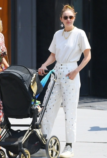 Джиджи Хадид в Нью-Йорке | marieclaire.ru