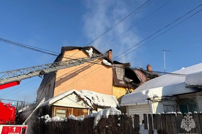 Large Two-Story House Burns on Volga Bank in Saratov