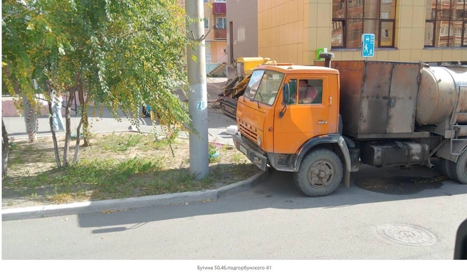 Водители работают по графику, поэтому не могут ждать, пока собственник техники объявится | Источник: Олерон+
