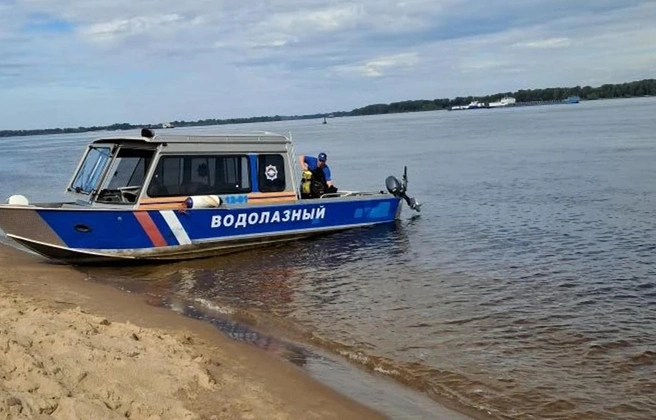 Тело искали в реке напротив стеклянной высотки «Самаранефтегаза» (Волжский проспект, 50) | Источник: Поисково-спасательная служба Самарской области / Vk.com