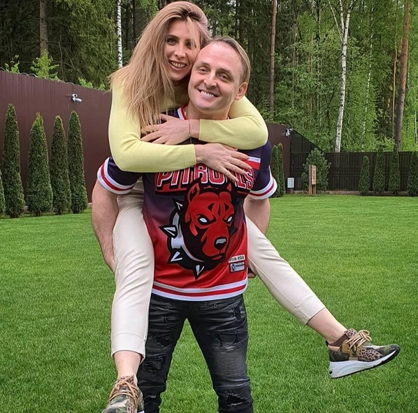 Аскольд Запашный с женой