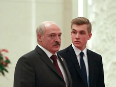 В Сети обсуждают внешность предполагаемой мамы сына Лукашенко