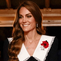 «Школьное» платье и брошь с особым смыслом: Кейт Миддлтон с сыном на концерте по случаю Дня памяти павших