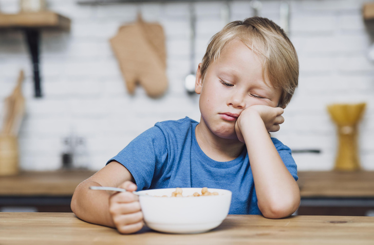 Трехлетний ребенок полтора года ничего не ел из-за страха перед едой: теперь у него гастростома