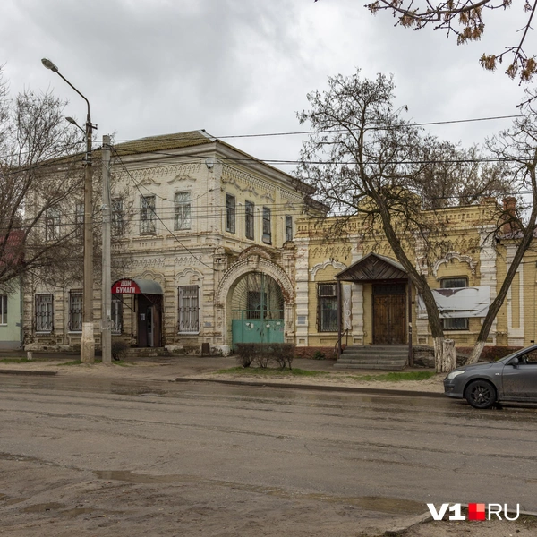 В отличии от Волгограда в центре Дубовки сохранились улицы с дореволюционными купеческими домами | Источник: Константин Завриков / V1.RU