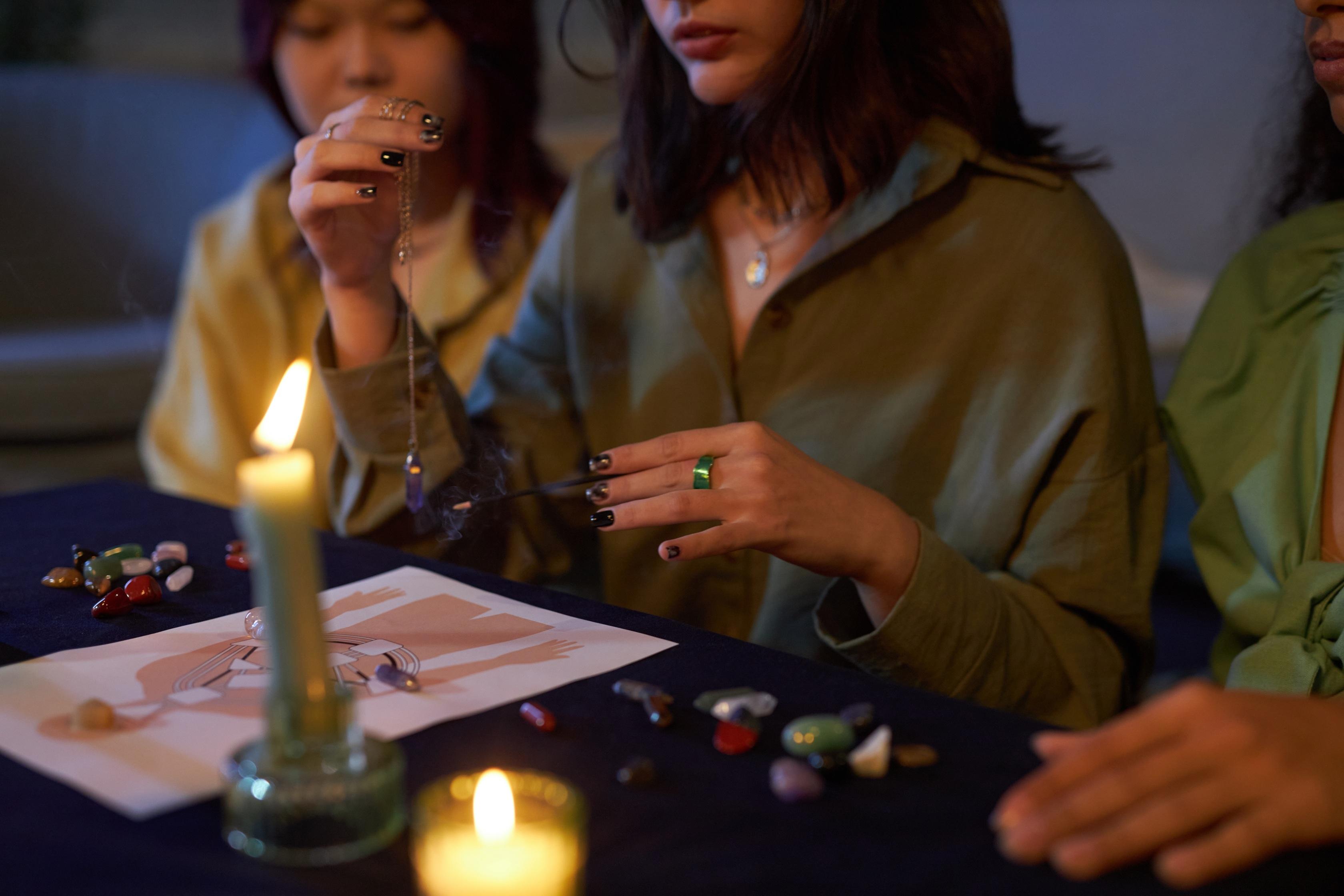 Ночь надежды: как гадать в Рождественский сочельник 2026, чтобы узнать имя суженого и судьбу