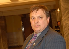 Андрей Разин планирует подать в суд на Первый канал после программы о Заворотнюк