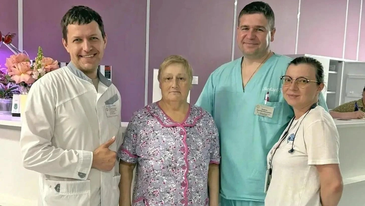 Пенсионерка из Петербурга чуть не осталась без ноги: ее довели жара и нежелание лечиться | Источник: комздрав/https://max.ru/id7808043833_gos/