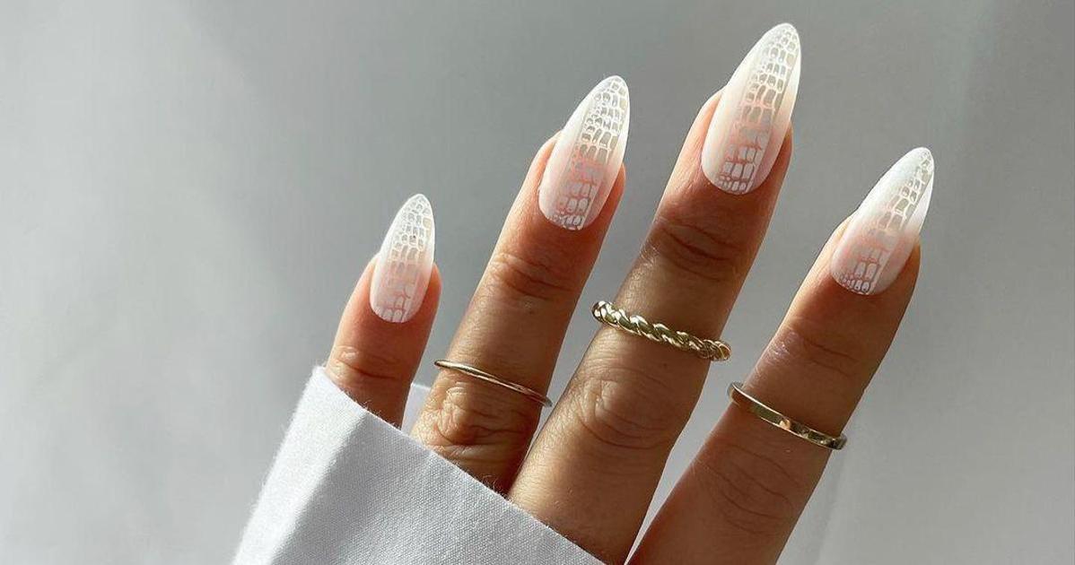 Дизайн ногтей гель-лаком серебряного цвета: идеи маникюра