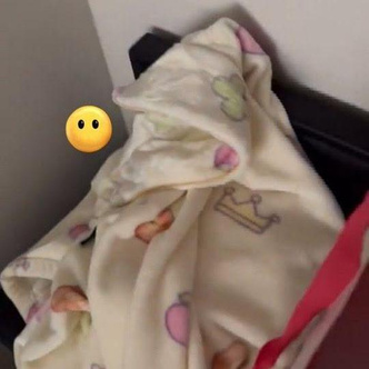А где охрана: сасэн-фанатка опубликовала фото, сделанные в гостиничном номере Джэхёна из NCT