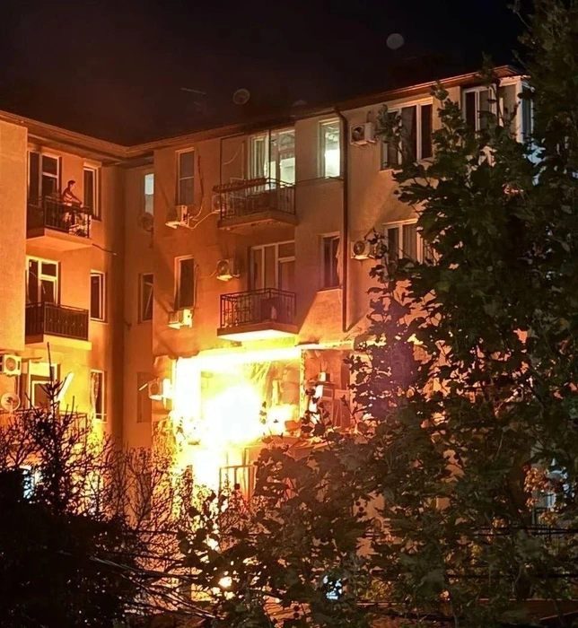 Сначала был взрыв, а потом пожар | Источник: Че происходит Сочи /t.me