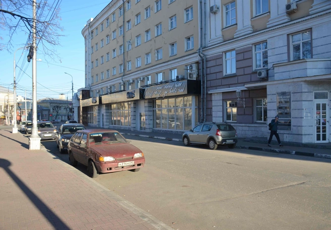 В Рязани запретят парковаться за памятником Ленину | ya62.ru