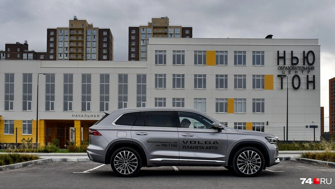 Monjaro имеет длину 4,77 метра. В старой системе координат он был бы конкурентом Skoda Kodiaq, которую сменил на конвейере одного из цехов ГАЗа | Источник: Артем Краснов