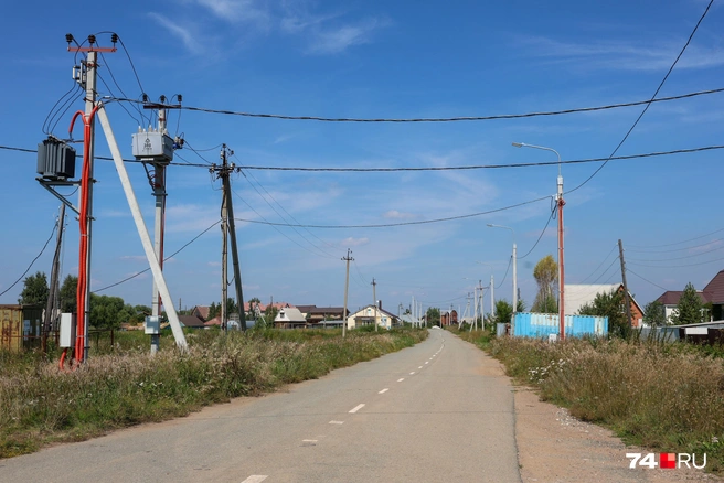 Улицы в поселке длинные | Источник: Михаил Шилкин