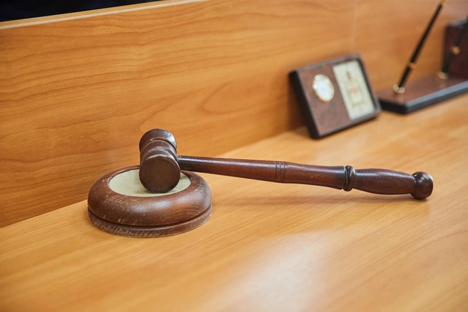 Рэпера Акима Апачева оштрафовали на 70 тысяч рублей за граффити в Судже | Источник: Александр Ощепков / NGS.RU