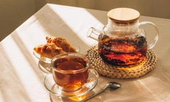 Любимый напиток превращается в яд: через сколько часов после заваривания чай лучше вылить