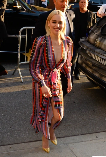 Эмилия Кларк в Нью-Йорке, 21 мая | marieclaire.ru