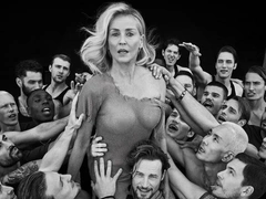 Шэрон Стоун в молодости столько не обнажалась, как в свои 67 лет: 30 фотодоказательств