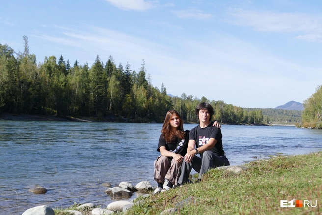 Берег Катуни за деревней Тюнгур. Сюда я приезжаю при каждой возможности, чтобы собрать травы | Источник: Дарья Черткова