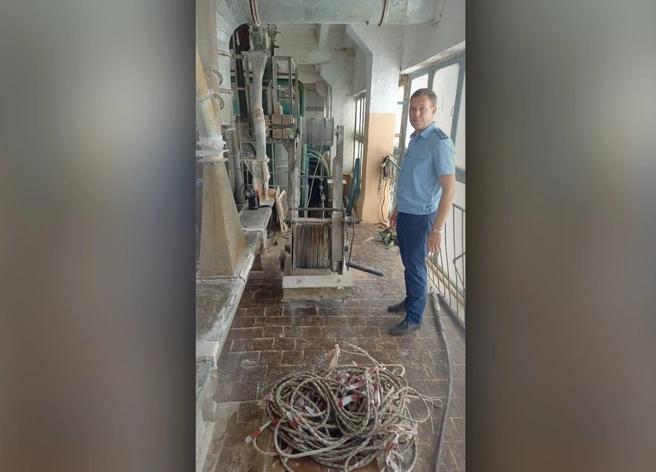 На заводе в Михайлове 28-летний рабочий упал в приемник готовой продукции и погиб | ya62.ru