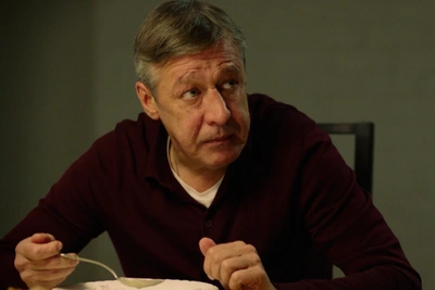 Репетиции идут, в афише — пусто: премьеру спектакля с Ефремовым перенесли