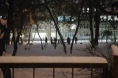 School grounds in Yekaterinburg used for dog walking, raising safety concerns