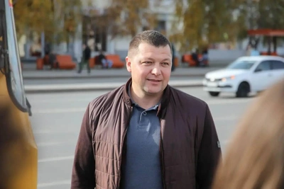 Глава Кургана показал фото с детьми в День отца