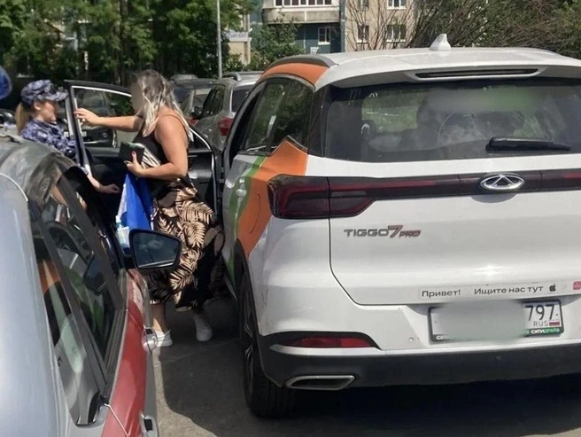 Петербурженка на каршеринге сбила велосипедиста и была задержана | Источник: ГУ Росгвардии по г. Санкт-Петербургу и Ленинградской области