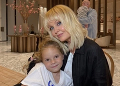 Валерия нянчится с внуками, Воробьев восхищается вокалом жены в парке: выходные звезд в кругу семьи