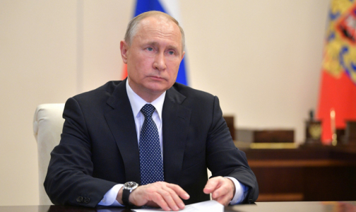 Путин назвал размер доплат, которые получат медики, работающие с коронавирусом