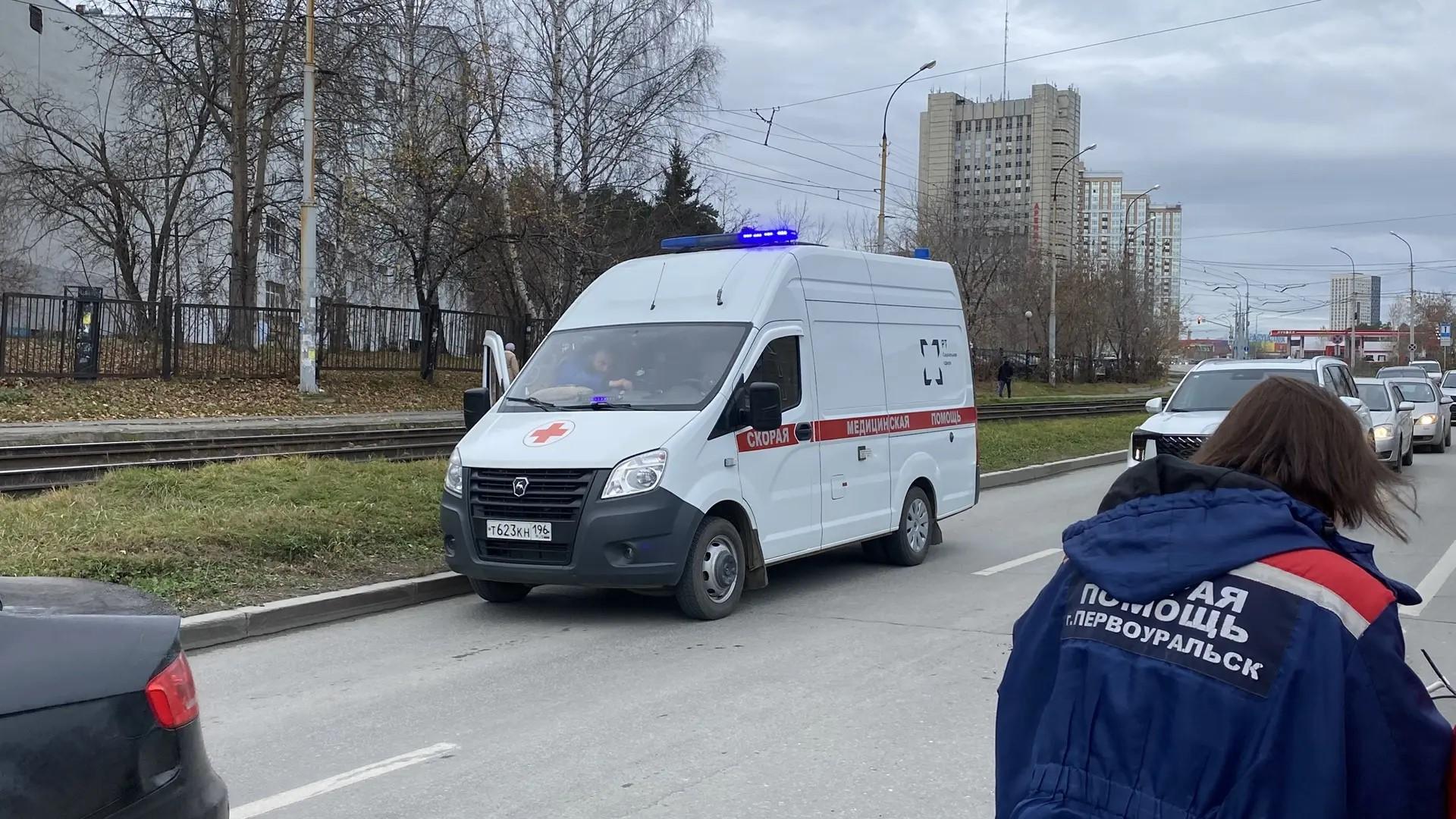 Кинула на 80 тысяч: в Екатеринбурге курьер разбила чужую машину и скрылась — теперь пострадавшей са…