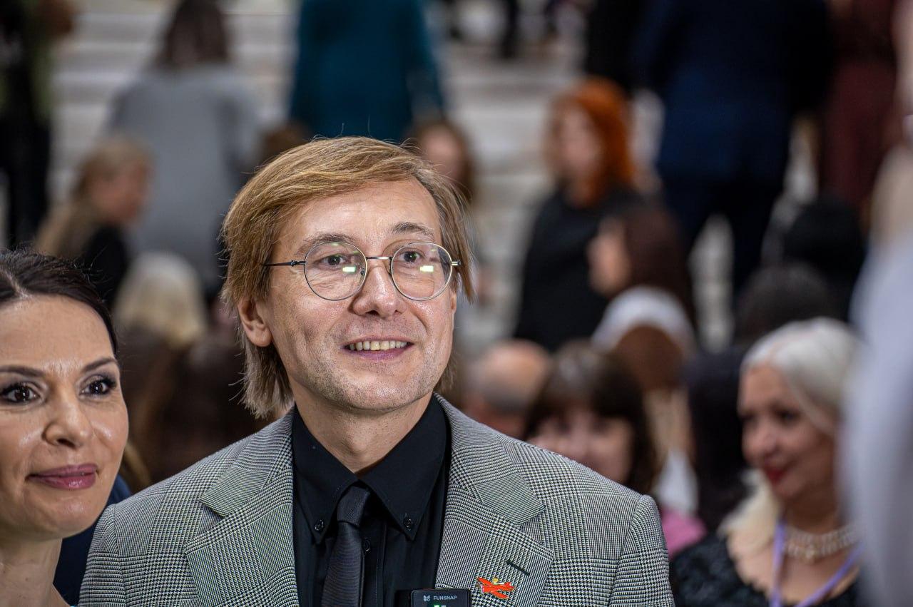 «Я не считаю, что нужна цензура»: режиссер «Экипажа» и «Легенды № 17» Николай Лебедев — о кризисе кино и ремейках