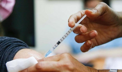 Первую дозу получили уже больше двухсот тысяч человек. Как проходит вакцинация от коронавируса в Петербурге