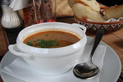 Густой суп с фасолью и томатами: рецепт из Барнаула